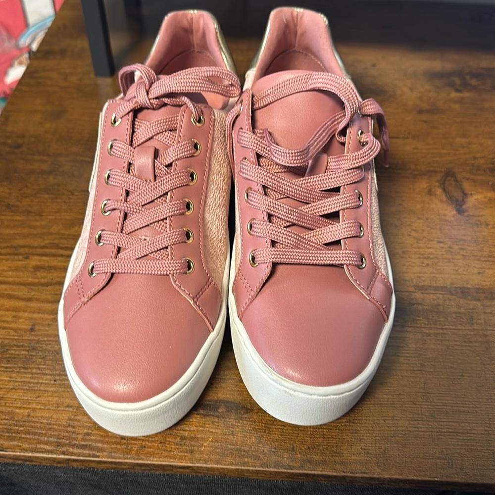 Michael Kors women’s shoe size 7M. Never worn